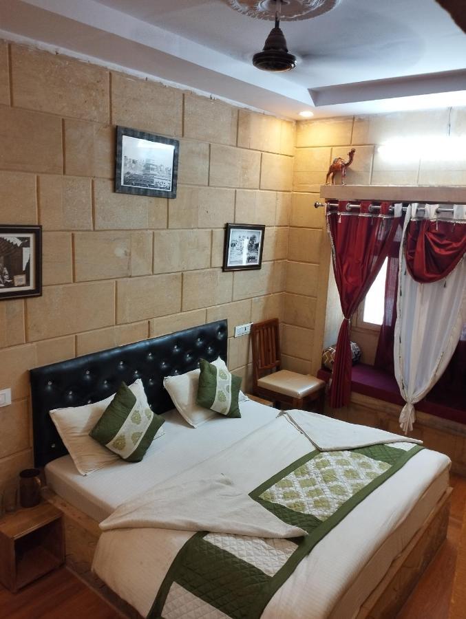 Hotel Jaswant Palace Джайсалмер Экстерьер фото